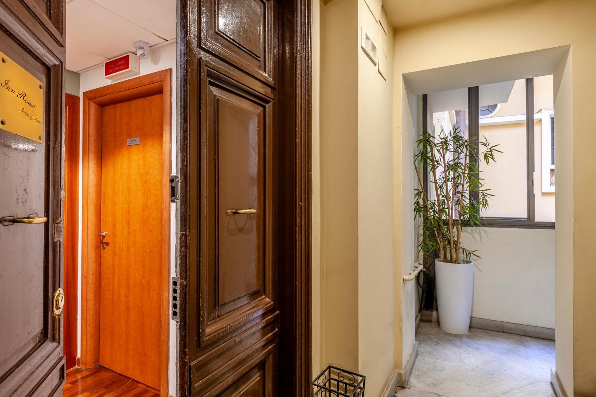 Inn Rome Rooms & Suites Ngoại thất bức ảnh