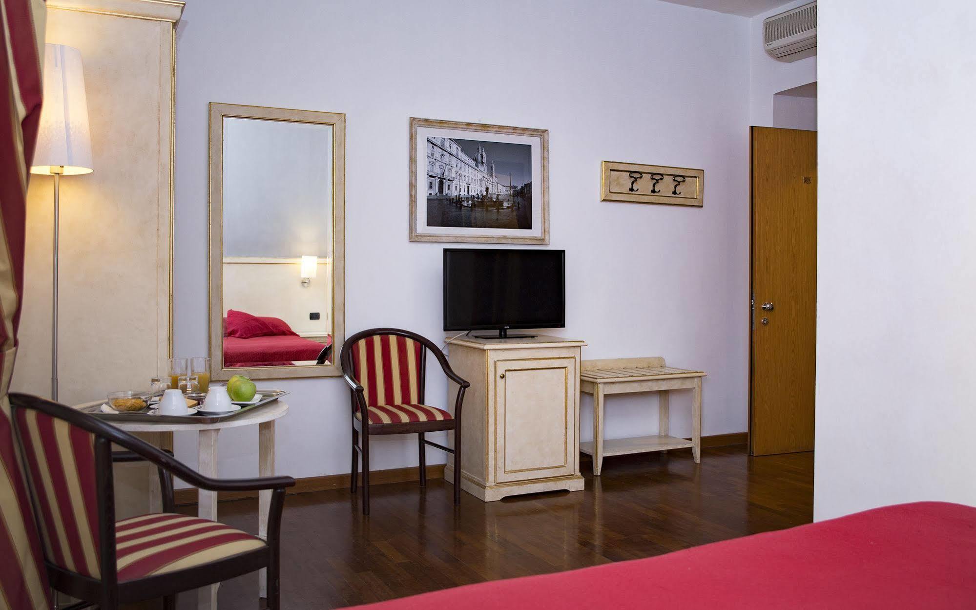 Inn Rome Rooms & Suites Ngoại thất bức ảnh