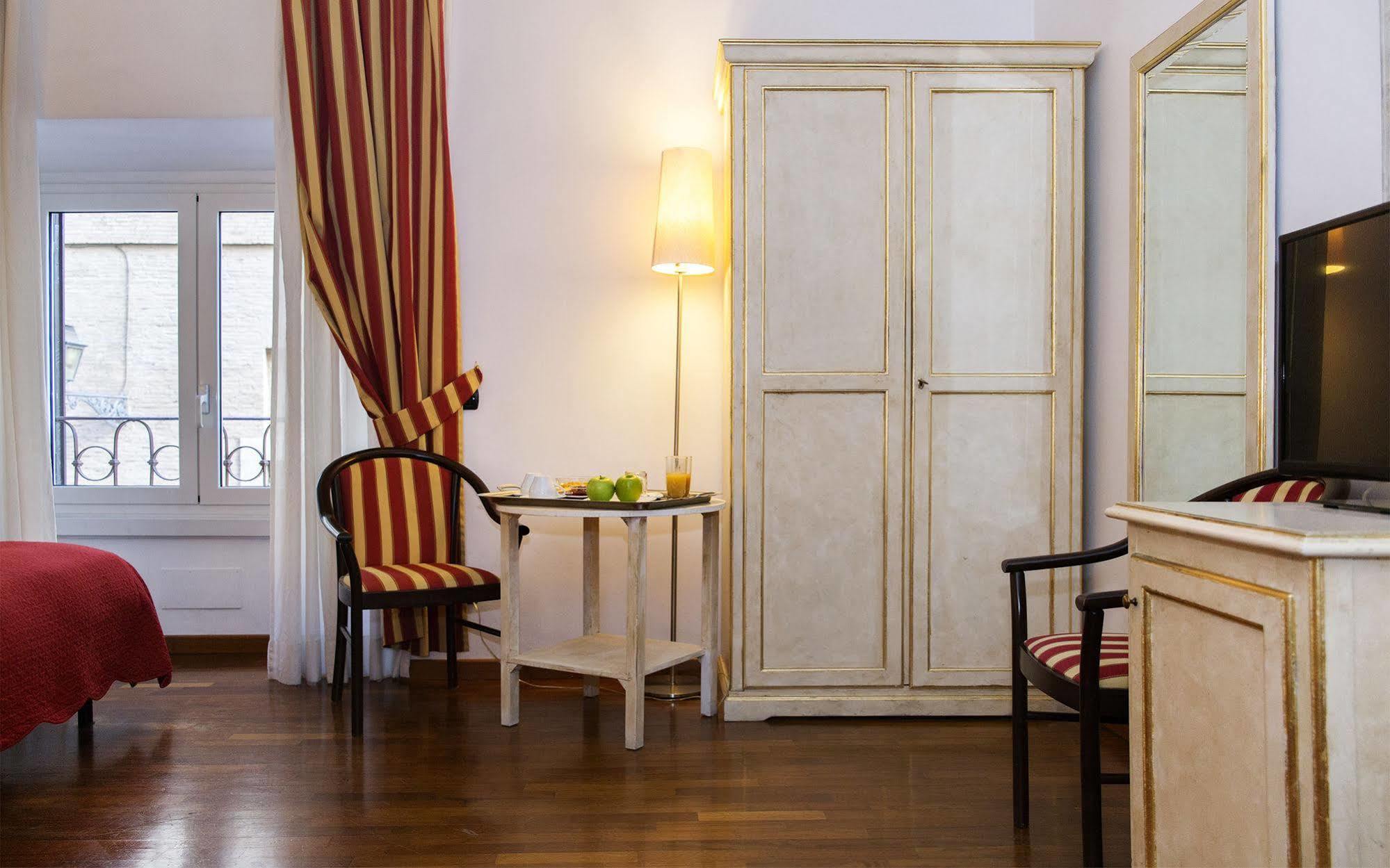 Inn Rome Rooms & Suites Ngoại thất bức ảnh