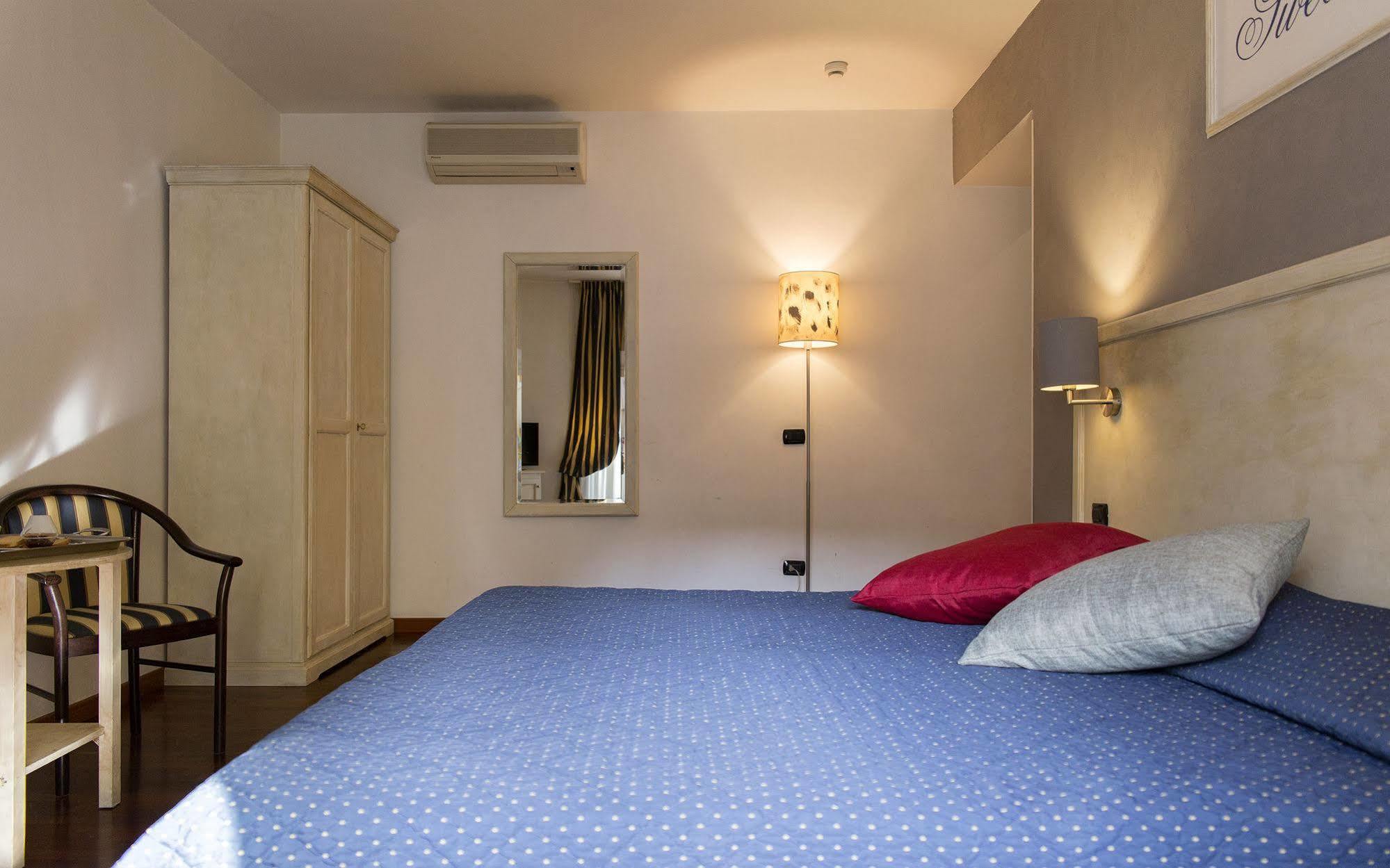 Inn Rome Rooms & Suites Ngoại thất bức ảnh